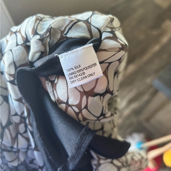 London Times Dress Size 8 Black Brown Sleeveless V-Neck Silk Flounce Women - Picture 6 of 6